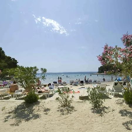 Captivating In Pako Tane With Swimming Pool * 파코스탄
