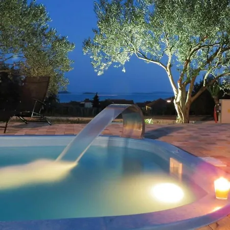 Captivating In Pako Tane With Swimming Pool * 파코스탄